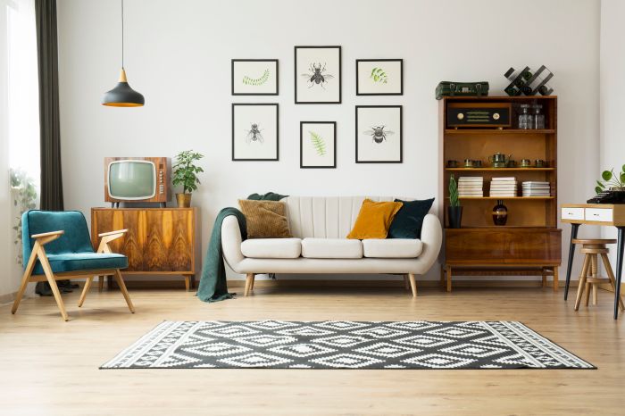 How to decorate your living room with pictures