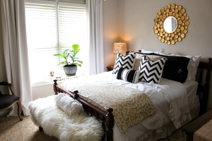 Guest bedroom ideas room decorating small decor decorate perfect beige creating bed budget tips guests top cute great white curtains